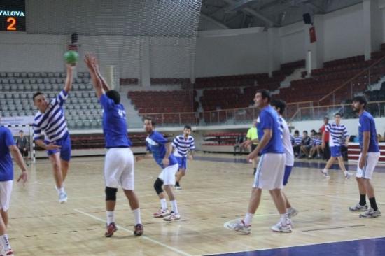 Yalova'da Hentbol Terfi Müsabakaları Sona Erdi