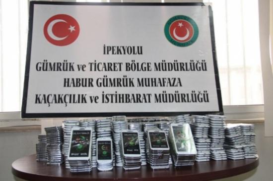 Habur'da Bin 91 Adet Kaçak Cep Telefonu Ele Geçirildi