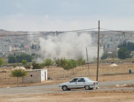 Sınırdaki Araçların Arasına Top Mermileri Düştü