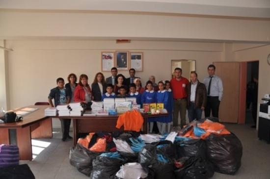 Kızılay Van Şubesi'nden Öğrencilere Yardım