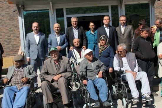 Bedensel Engellilere Bayram Hediyesi