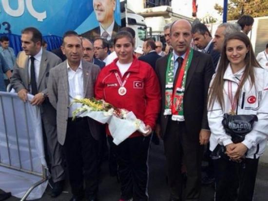 Diyarbakırlı Dünya İkincisi Cumhurbaşkanı Danışmanı Tarafından Kutlandı