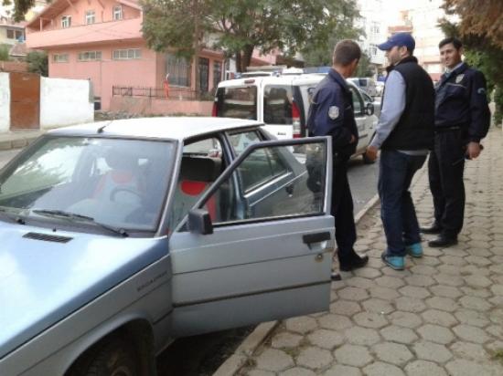 Pazara Giden Vatandaş Aracının Kapısını Açık Unuttu