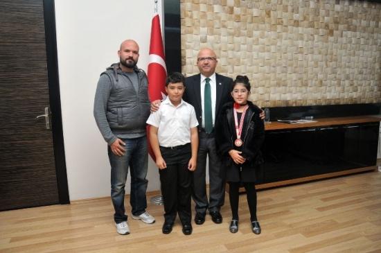 Küçük Dansçılardan Başkan Çoban'a Ziyaret