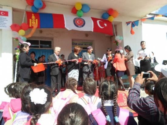 Moğolistan'da Eğitime Destek