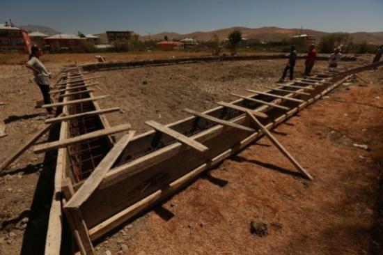 Edremit İlçesinin Yeniden İnşası Sürüyor