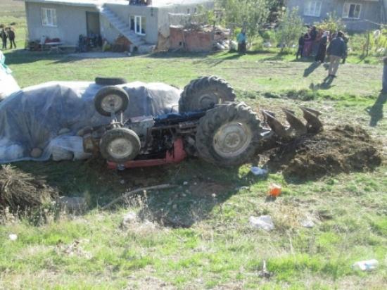 Sandıklı'da Yaşlı Adam Traktör Altında Kalarak Öldü