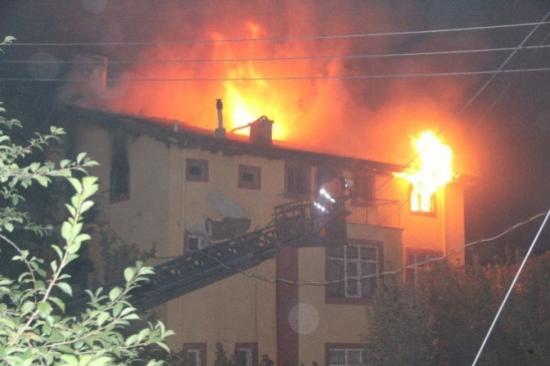 Karaman'da Yangın: Anne İle 3 Çocuğu Öldü