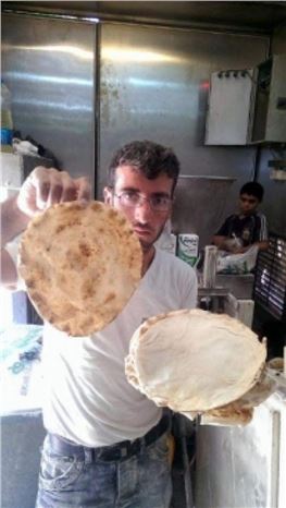 Mobil Fırınlar Suriyeli Sığınmacıların Ekmek İhtiyacını Karşılıyor