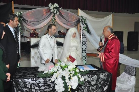 Dursunbeyli Gazeteci Filiz'in Düğün Sevinci