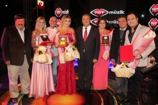 Dikili Yaza Muhteşem Konserle Veda Etti