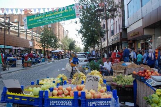 Diyarbakır Esnafı Boykotu Deldi