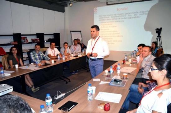 Agü Bölümlerini Arama Konferanslarıyla Yapılandırıyor