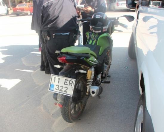 Bilecik'te Minibüsle Motosiklet Çarpıştı: 1 Yaralı