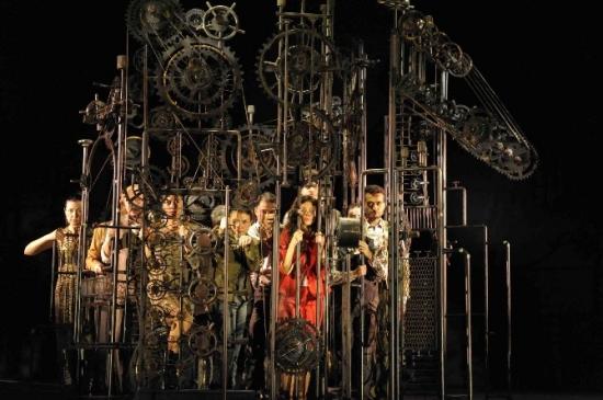 Şehir Tiyatroları Sezonu 5. Frank İle Açtı