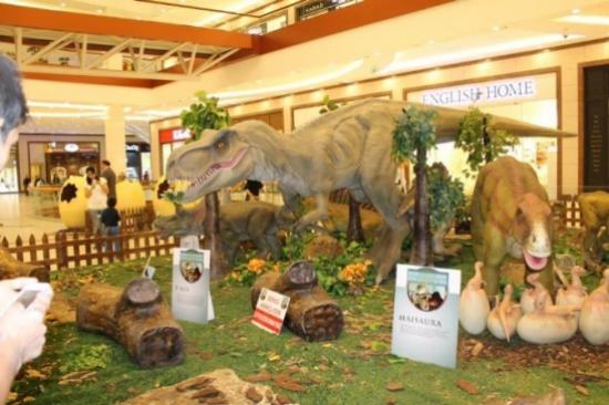Dinozorlar Ceylan Karavil Park'a Geldi