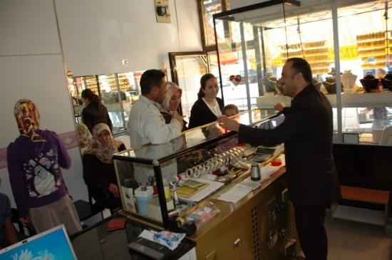 Adilcevaz'da Kurban Bayramı Öncesi Alışveriş Telaşı