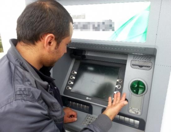 Bayram Öncesi Atm'de Para Bitti