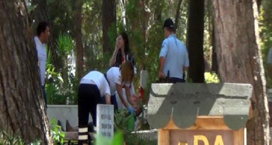 Dünürler mezarlıkta kavga etti: 2 yaralı!