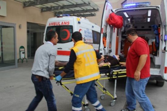 Otomobilin Çarptığı Kadın Hastanelik Oldu