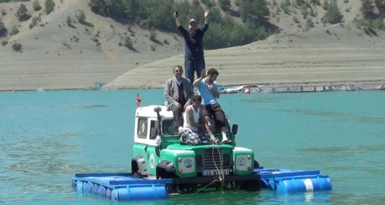 Hem kara hem suda gidiyor!