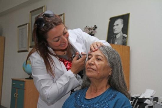 Karşıyaka'da Yaşlılara Özel Bayram Bakımı