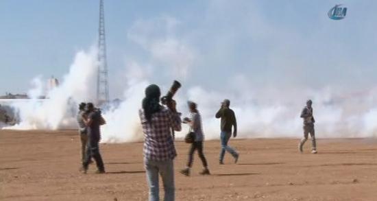 Kobanili mültecilerle bayramlaşmak isteyen gruba müdahale!