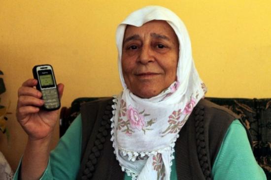 Bayram Dijitalleşti Gülsüm Ana İsyan Etti