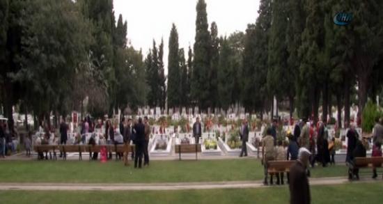 Edirnekapı Şehitliği'nde 'buruk' bayram sevinci!