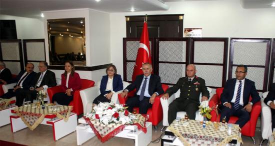 Gaziantep'te protokol bayramlaştı!