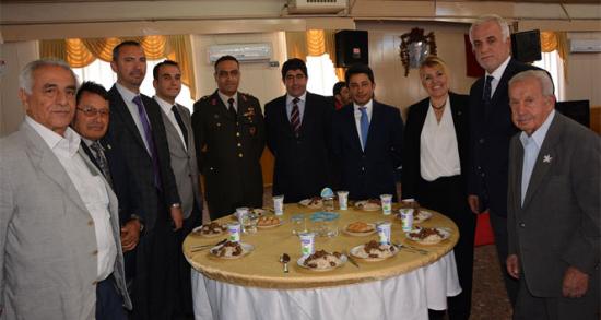 Urla'da sıcak bayramlaşma!