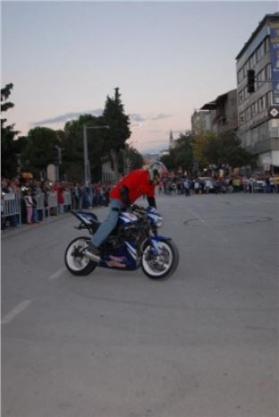 Bmk15'ten Motor Akrobasi Gösterisi