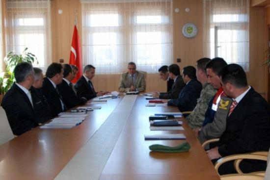 Okul Çevresinde Alınacak Tedbirler Ve Denetimlerle İlgili Toplantı Yapıldı