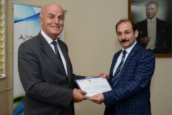 Uşak'ta Eğitim Alan Müdürler Sertifikalarını Aldı