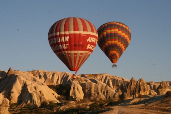 Kapadokya'da Balonlar Yeniden Havalandı