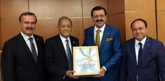 Başkan Serteser Caccı Konferansı'na Katıldı