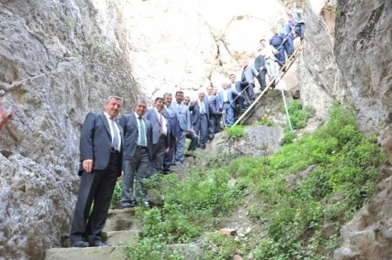 Vali Yılmaz Eğrigöz Kalesi'ne Hayran Kaldı