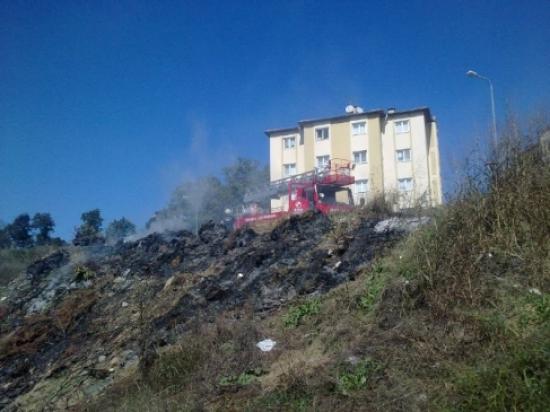 Anız Yangını Büyümeden Söndürüldü