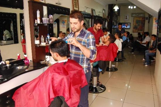 Bayram Öncesi Berberler İle Yolcu Otobüsleri Dolup Taştı