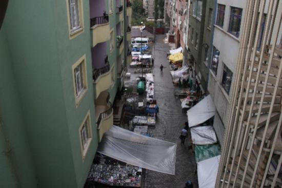 Hakkari'de Bayram Pazarı Kuruldu