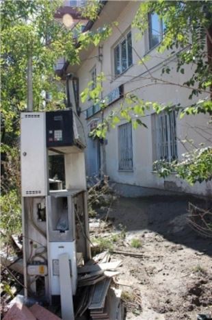 Eski Kooperatif Binası Kaderine Terk Edildi