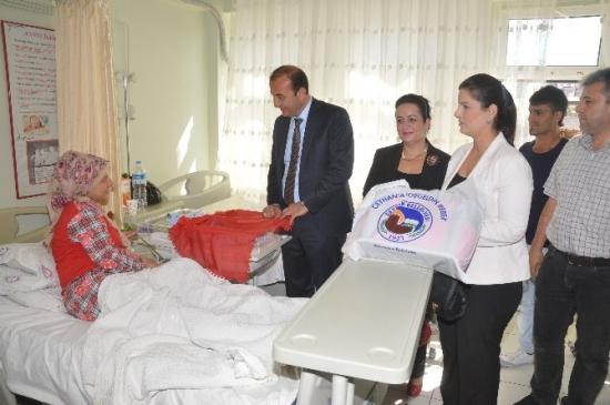 Öztürk Yeni Doğan Bebekleri Ziyaret Etti