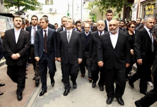 Abdullah Gül'den İhh'ya Kurban Bağışı