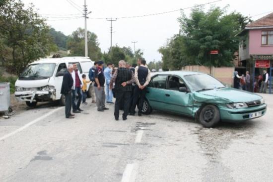 Düzce'de Trafik Kazası: 4 Yaralı