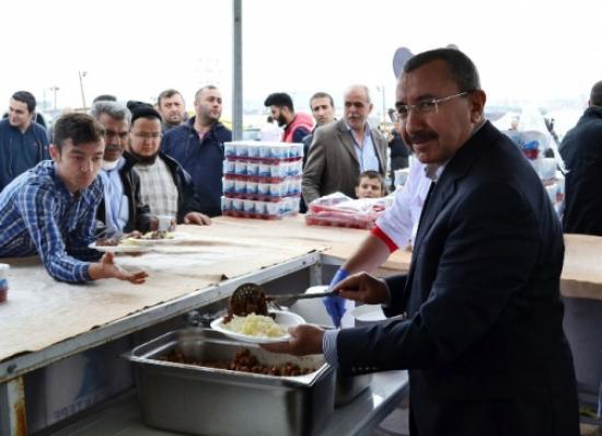 Sancaktepe'de Kurban Kesim Alanında Kavurma Ziyafeti