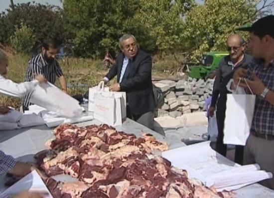 İş Adamı Reşat Erdoğan 2 Bin Aileye Et Dağıttı