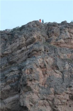 Yamaçta Mahsur Kalanlar Kurtarıldı