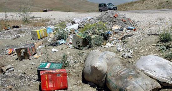 Gömülmeyen sakatatlar tehlike saçıyor!