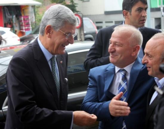 Bakan Bozkır Partililerle Bayramlaştı