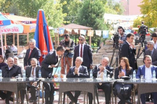 Bakan Ala Ak Parti İl Teşkilatının Bayramlaşma Programına Katıldı